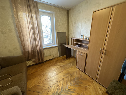 Продам трехкомнатную (3-комн.) квартиру, Голубинская ул, 3к1, Москва г