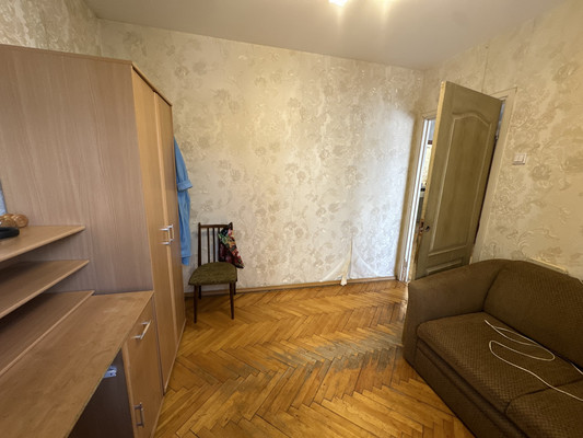 Продам трехкомнатную (3-комн.) квартиру, Голубинская ул, 3к1, Москва г