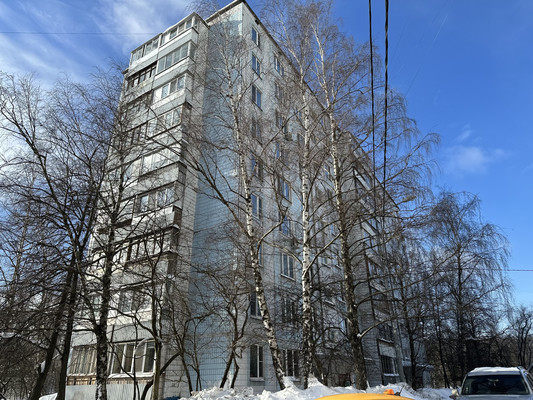 Продам трехкомнатную (3-комн.) квартиру, Голубинская ул, 3к1, Москва г