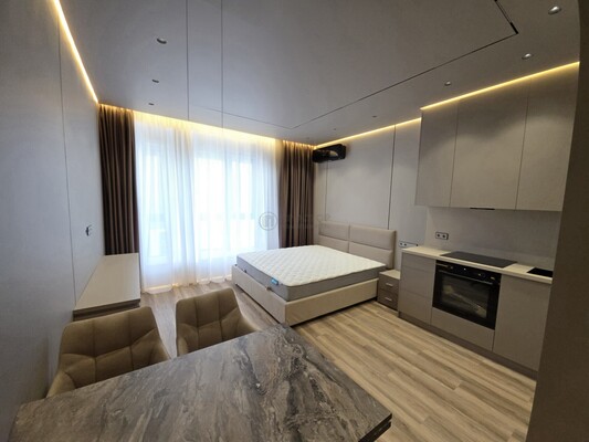 Продам однокомнатную (1-комн.) квартиру, Сколковское ш, 40к3, Москва г