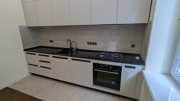 Продам трехкомнатную (3-комн.) квартиру, Шарикоподшипниковская ул, 40, Москва г