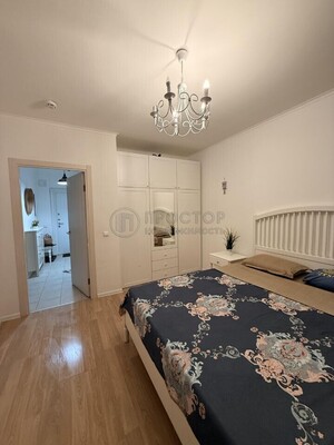 Продам однокомнатную (1-комн.) квартиру, Саларьевская ул, 14к2, Московский п