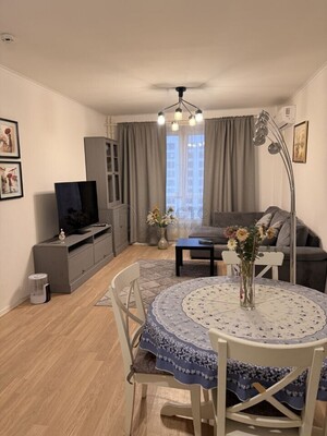 Продам однокомнатную (1-комн.) квартиру, Саларьевская ул, 14к2, Московский п