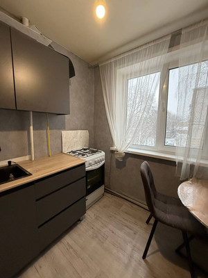 Продам двухкомнатную (2-комн.) квартиру, Военный 34-й городок, 142, Казань г