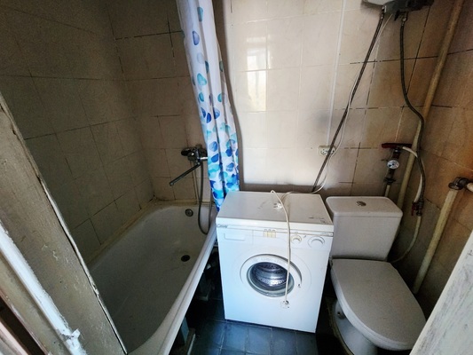 Продам однокомнатную (1-комн.) квартиру, Лебедева наб, 7, Приморск г