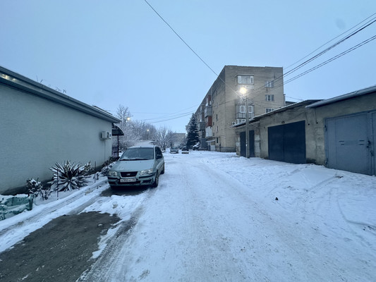 Продам однокомнатную (1-комн.) квартиру, Мовсисяна ул, 5, Нальчик г