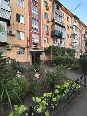 Продам двухкомнатную (2-комн.) квартиру, им. Космонавта Гагарина ул, 139, Краснодар г