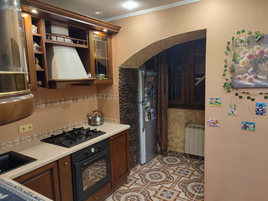 Продам двухкомнатную (2-комн.) квартиру, Аральская ул, 71, Симферополь г