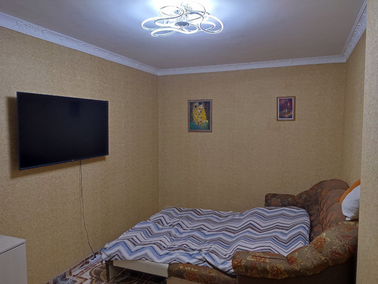 Продам двухкомнатную (2-комн.) квартиру, Аральская ул, 71, Симферополь г