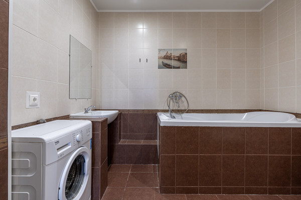 Продам однокомнатную (1-комн.) квартиру, Аделя Кутуя ул, 110кб, Казань г