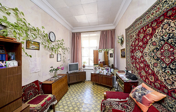 Продам комнату в 6-комн. квартире, Глинки ул, 1, Санкт-Петербург г