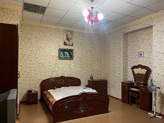 Продам однокомнатную (1-комн.) квартиру, Пушкина ул, 4, Симферополь г