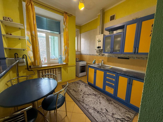 Продам двухкомнатную (2-комн.) квартиру, Павленко ул, 1, Симферополь г