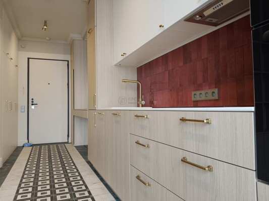 Продам двухкомнатную (2-комн.) квартиру, Волоколамское ш, 95/2, Москва г