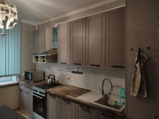 Продам трехкомнатную (3-комн.) квартиру, Дзержинского пр-кт, 198, Новороссийск г