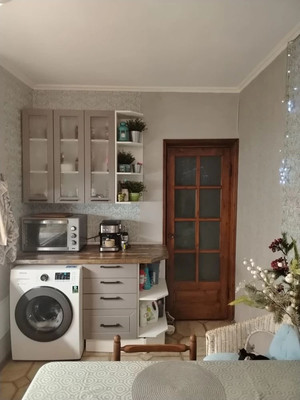 Продам трехкомнатную (3-комн.) квартиру, Дзержинского пр-кт, 198, Новороссийск г