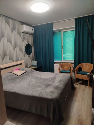 Продам трехкомнатную (3-комн.) квартиру, Дзержинского пр-кт, 198, Новороссийск г