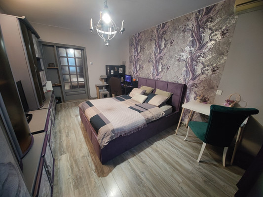 Продам трехкомнатную (3-комн.) квартиру, Дзержинского пр-кт, 198, Новороссийск г