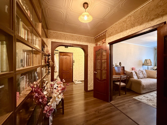 Продам трехкомнатную (3-комн.) квартиру, Дубнинская ул, 46к1, Москва г