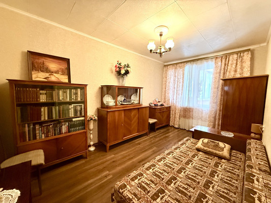 Продам трехкомнатную (3-комн.) квартиру, Дубнинская ул, 46к1, Москва г