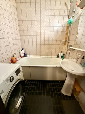 Продам трехкомнатную (3-комн.) квартиру, Дубнинская ул, 46к1, Москва г