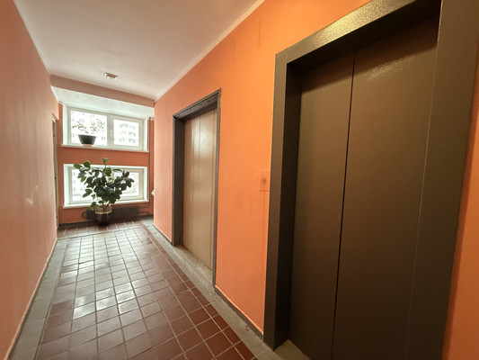 Продам трехкомнатную (3-комн.) квартиру, Дубнинская ул, 46к1, Москва г