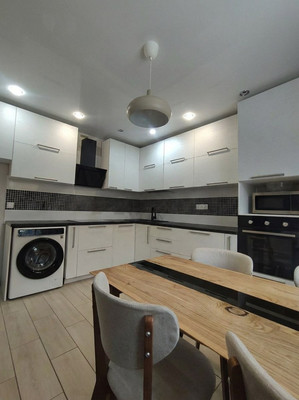 Продам трехкомнатную (3-комн.) квартиру, Александра Курынова ул, 6к1, Казань г