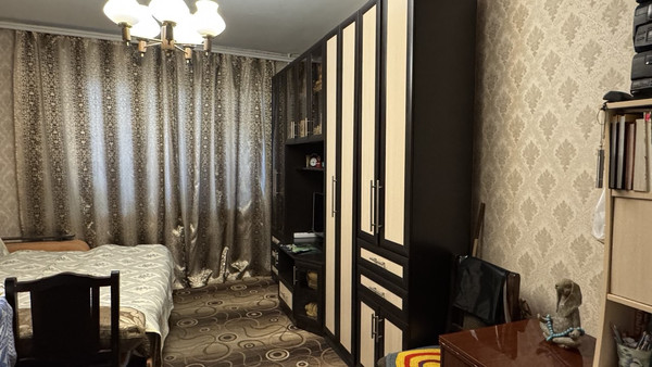 Продам трехкомнатную (3-комн.) квартиру, Нагорная ул, 24к10, Москва г