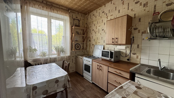 Продам трехкомнатную (3-комн.) квартиру, Нагорная ул, 24к10, Москва г