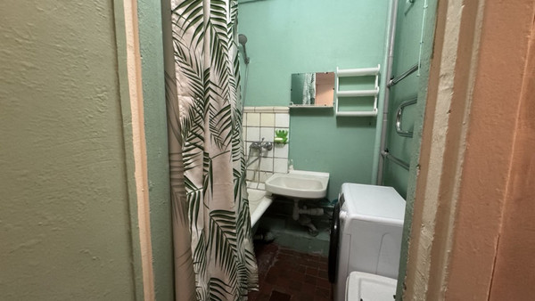 Продам трехкомнатную (3-комн.) квартиру, Нагорная ул, 24к10, Москва г