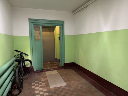 Продам трехкомнатную (3-комн.) квартиру, Нагорная ул, 24к10, Москва г