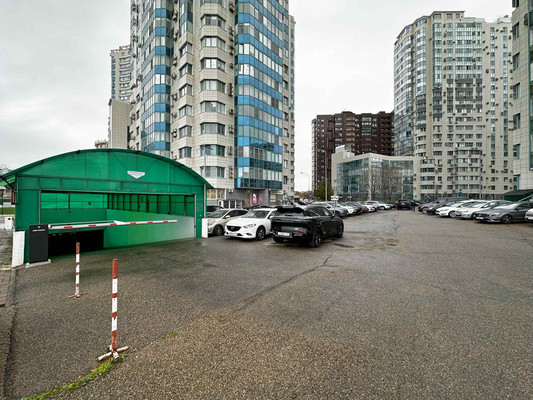 Продам машиноместо 10 м2, Кубанская Набережная ул, 37к11, Краснодар г