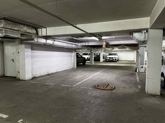 Продам машиноместо 10 м2, Кубанская Набережная ул, 37к11, Краснодар г