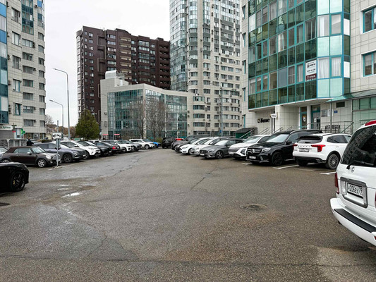 Продам машиноместо 10 м2, Кубанская Набережная ул, 37к11, Краснодар г