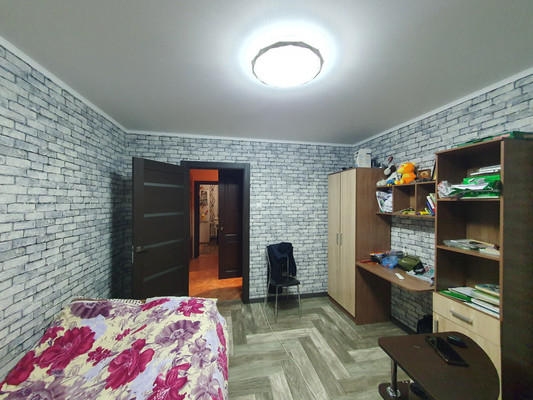 Продам трехкомнатную (3-комн.) квартиру, А.Г. Стаханова ул, 24, Липецк г