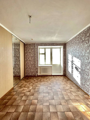 Продам трехкомнатную (3-комн.) квартиру, Большая ул, 194, Ишим г