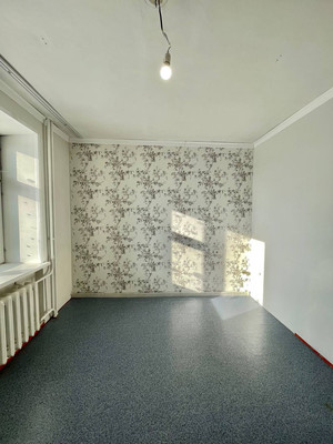 Продам трехкомнатную (3-комн.) квартиру, Большая ул, 194, Ишим г