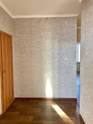 Продам трехкомнатную (3-комн.) квартиру, Большая ул, 194, Ишим г