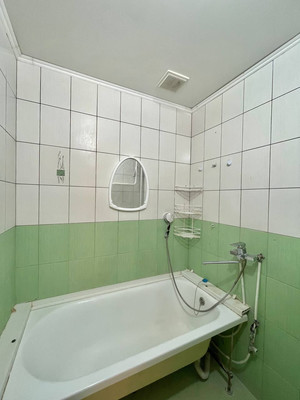 Продам трехкомнатную (3-комн.) квартиру, Большая ул, 194, Ишим г