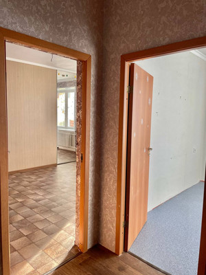 Продам трехкомнатную (3-комн.) квартиру, Большая ул, 194, Ишим г