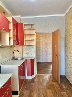 Продам трехкомнатную (3-комн.) квартиру, Большая ул, 194, Ишим г