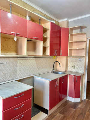 Продам трехкомнатную (3-комн.) квартиру, Большая ул, 194, Ишим г