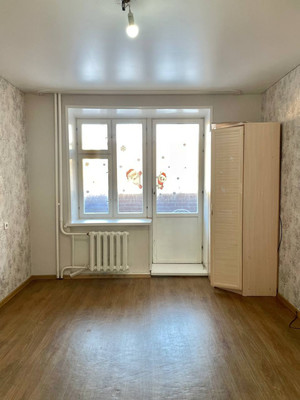 Продам трехкомнатную (3-комн.) квартиру, Большая ул, 194, Ишим г