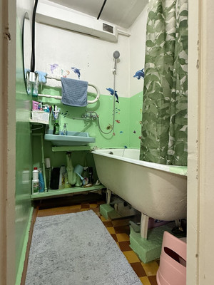 Продам трехкомнатную (3-комн.) квартиру, Калинина ул, 28, Туапсе г