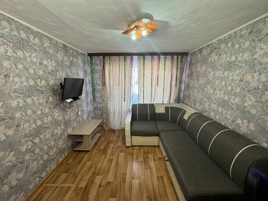 Продам двухкомнатную (2-комн.) квартиру, Победы пр-кт, 11, Амурск г