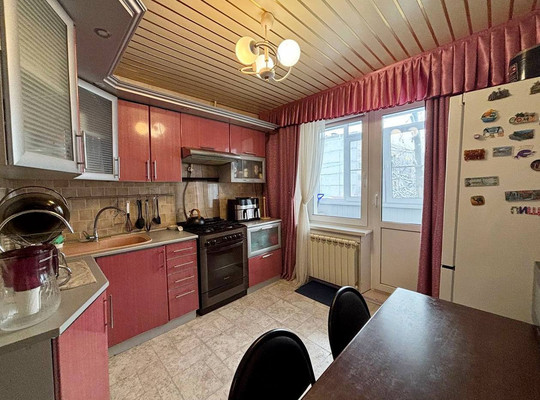 Продам двухкомнатную (2-комн.) квартиру, Гагарина ул, 98, Чехов г