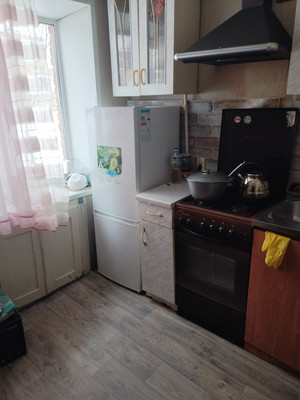 Продам двухкомнатную (2-комн.) квартиру, Северная ул, 3, Алексин г