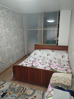 Продам двухкомнатную (2-комн.) квартиру, Северная ул, 3, Алексин г