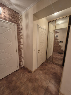 Продам трехкомнатную (3-комн.) квартиру, Комсомольская ул, 271Ак1, Южно-Сахалинск г