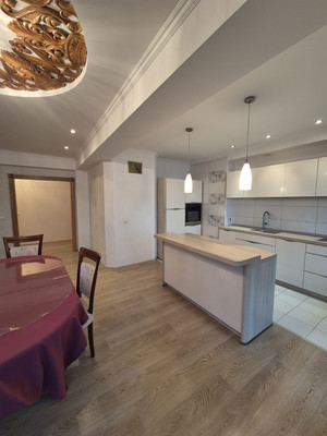 Продам трехкомнатную (3-комн.) квартиру, Комсомольская ул, 271Ак1, Южно-Сахалинск г